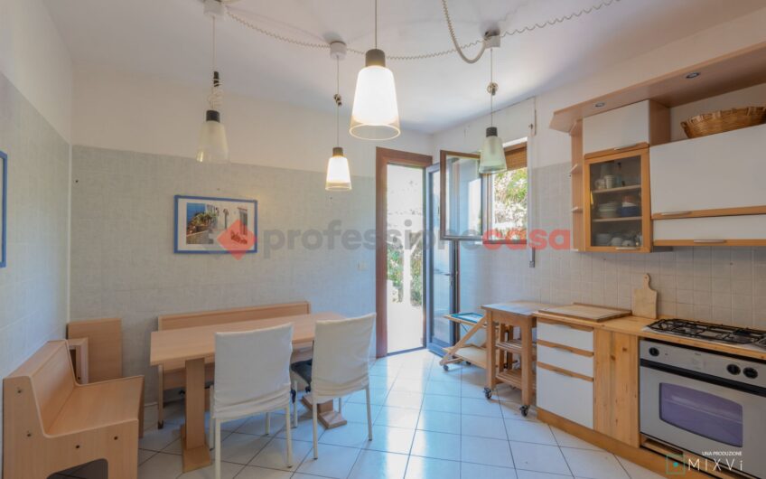 Esclusiva Villa con Piscina ad Ogliastro Marina, Castellabate (SA)