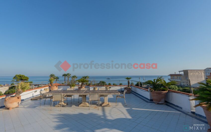 Esclusiva Villa con Piscina ad Ogliastro Marina, Castellabate (SA)