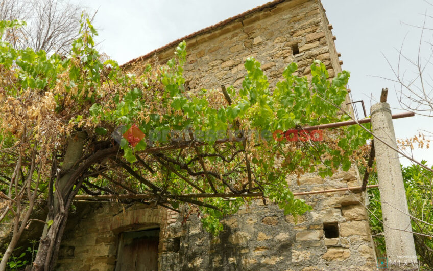 SCOPRI IL TESORO NASCOSTO: UN RUDERE STORICO