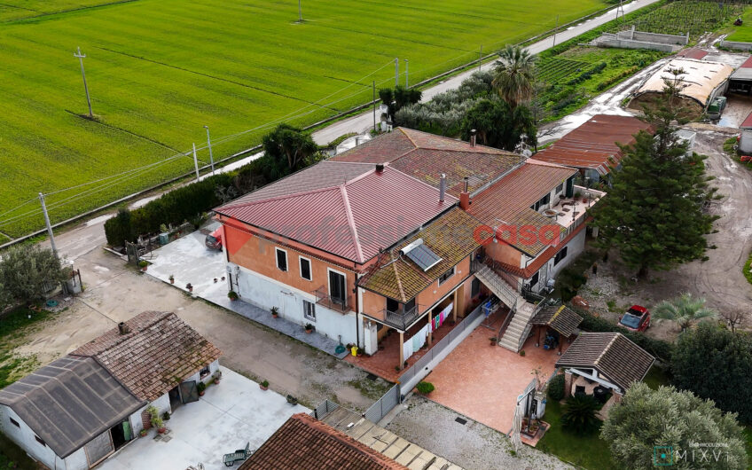 Appartamento In Villa Con Giardino Esclusivo