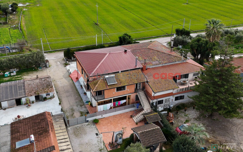 Appartamento In Villa Con Giardino Esclusivo