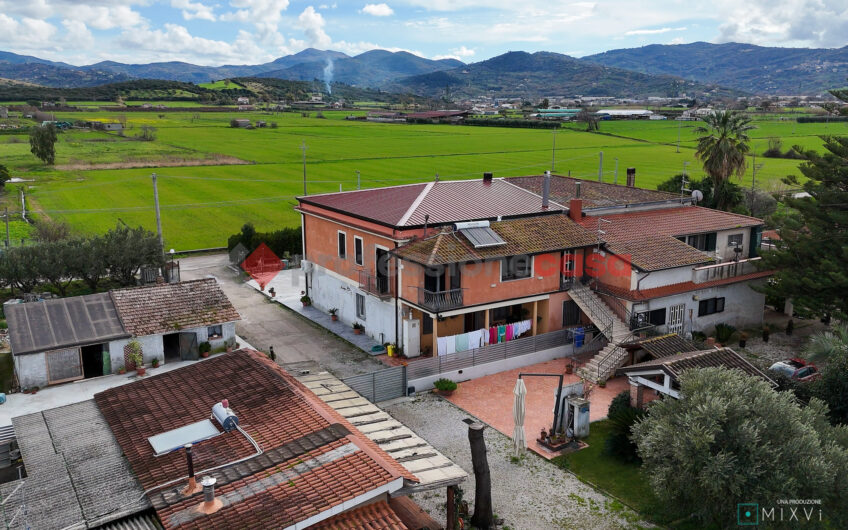 Appartamento In Villa Con Giardino Esclusivo