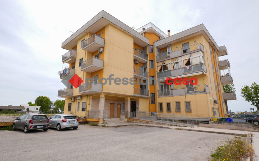 Ampia e Luminosa Soluzione In Locazione a Capaccio Scalo-Rif.140525