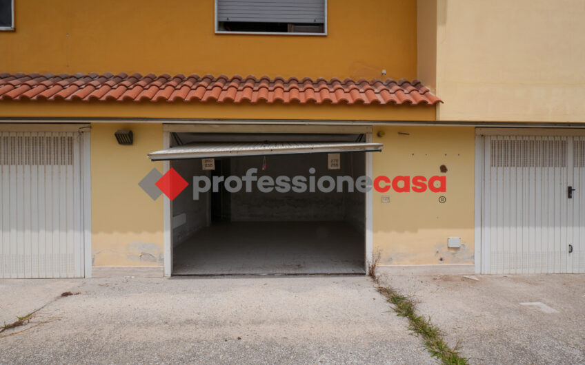 Ampia e Luminosa Soluzione In Locazione a Capaccio Scalo-Rif.140525