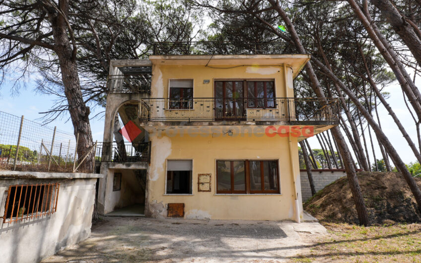 Fronte Mare: Indipendenza e Accesso Privato alla Spiaggia-Rif.050525A