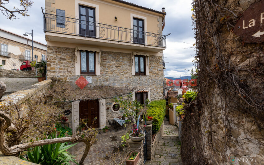 Vivere il borgo: Bilocale Ristrutturato Nel cuore di Castellabate-Rif.040525