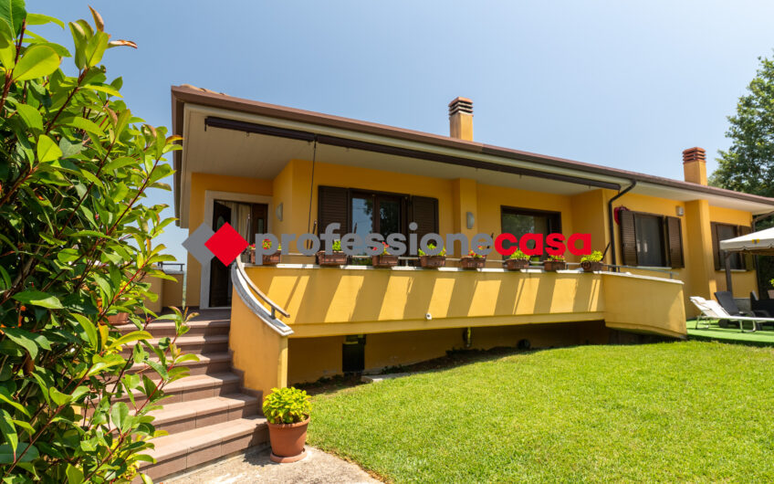 La Tua  Villa Ristrutturata Con Un  Giardino da Vivere-Rif.270625