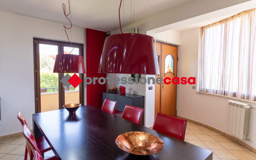 La Tua  Villa Ristrutturata Con Un  Giardino da Vivere-Rif.270625