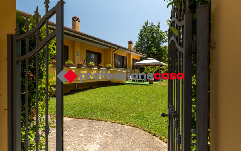 La Tua  Villa Ristrutturata Con Un  Giardino da Vivere-Rif.270625