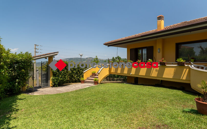 La Tua  Villa Ristrutturata Con Un  Giardino da Vivere-Rif.270625