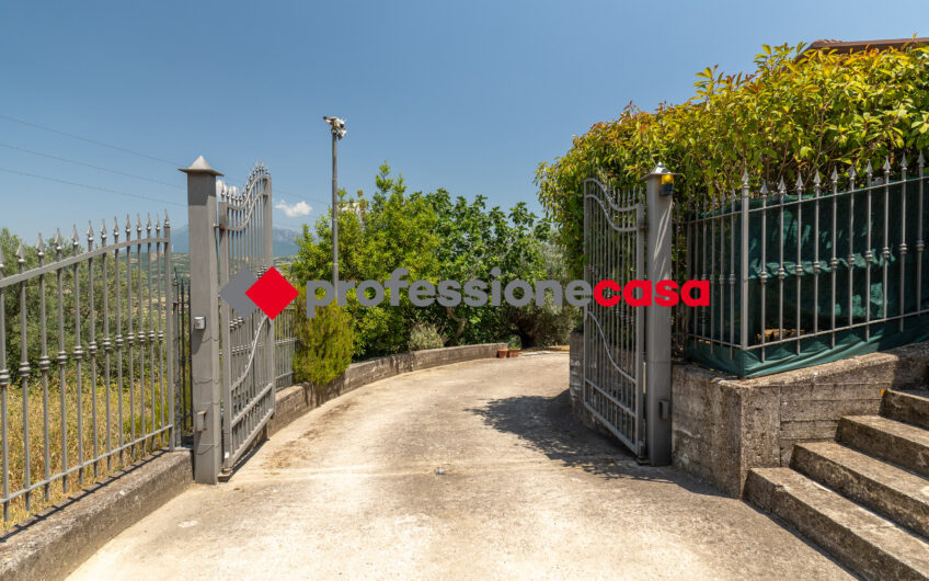 La Tua  Villa Ristrutturata Con Un  Giardino da Vivere-Rif.270625