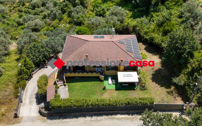 La Tua  Villa Ristrutturata Con Un  Giardino da Vivere-Rif.270625