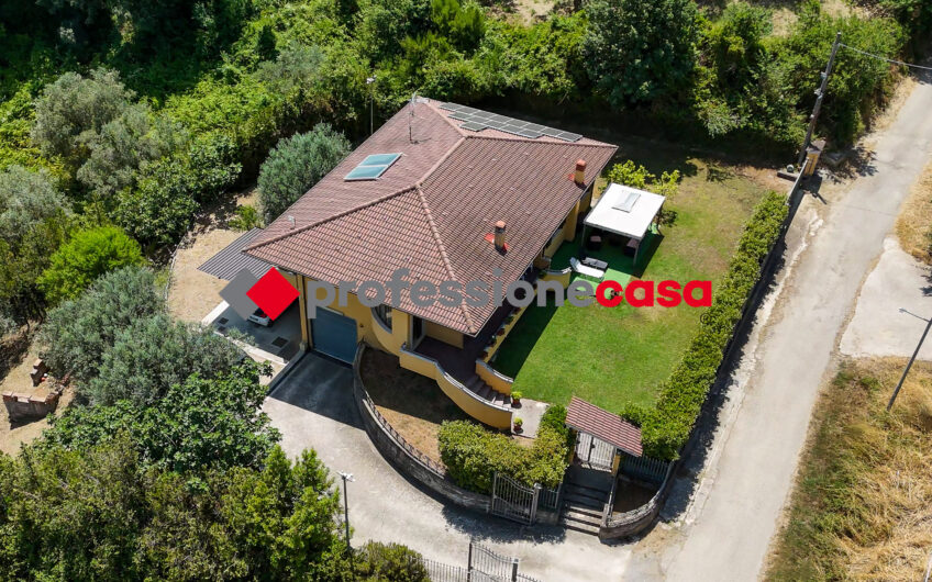 La Tua  Villa Ristrutturata Con Un  Giardino da Vivere-Rif.270625
