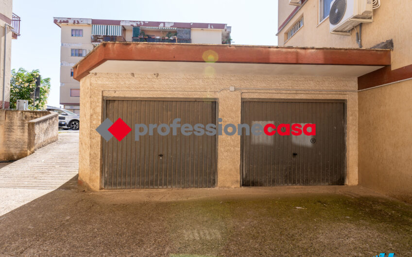 Il tuo posto sicuro in città, Garage in affitto a Capaccio Scalo-Rif.100725