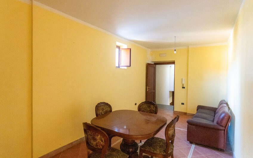 Casa Con Ampio Terrazzo Panoramico Nel Cuore Di Trentinara-Rif.260925