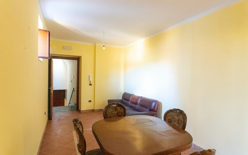Casa Con Ampio Terrazzo Panoramico Nel Cuore Di Trentinara-Rif.260925