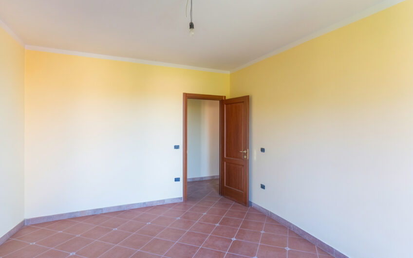 Casa Con Ampio Terrazzo Panoramico Nel Cuore Di Trentinara-Rif.260925