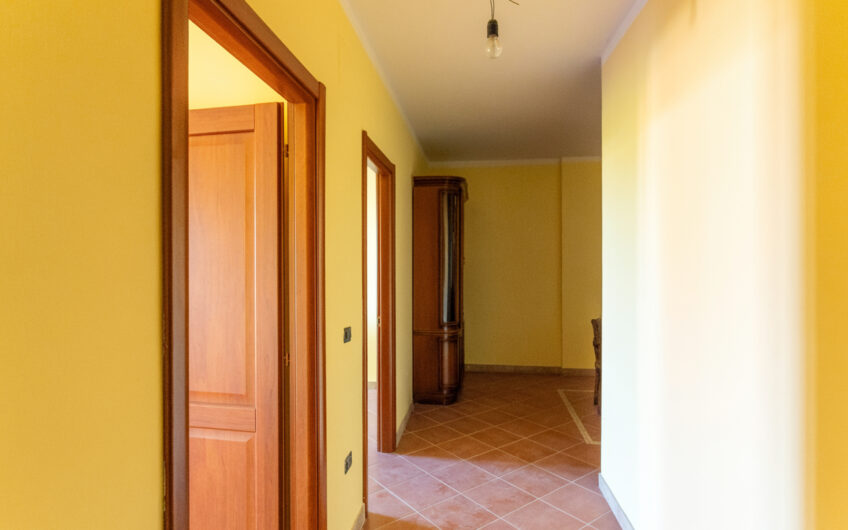 Casa Con Ampio Terrazzo Panoramico Nel Cuore Di Trentinara-Rif.260925