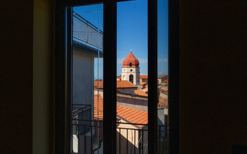Casa Con Ampio Terrazzo Panoramico Nel Cuore Di Trentinara-Rif.260925