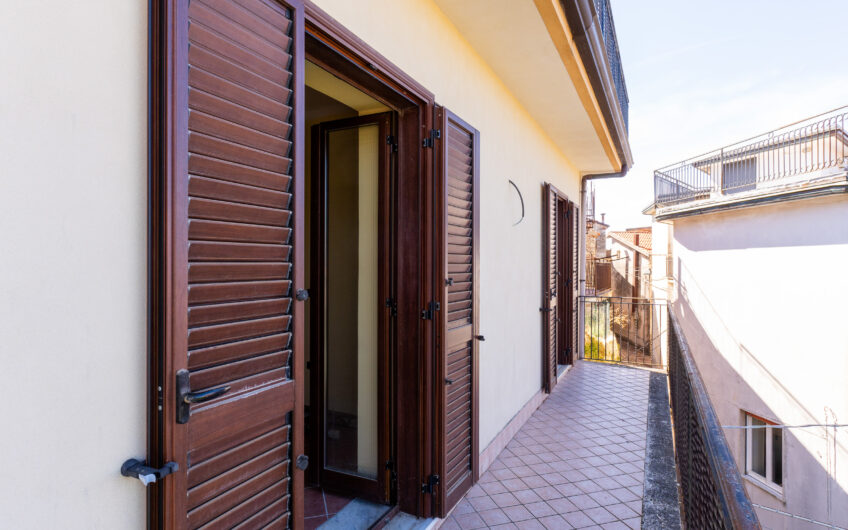 Casa Con Ampio Terrazzo Panoramico Nel Cuore Di Trentinara-Rif.260925