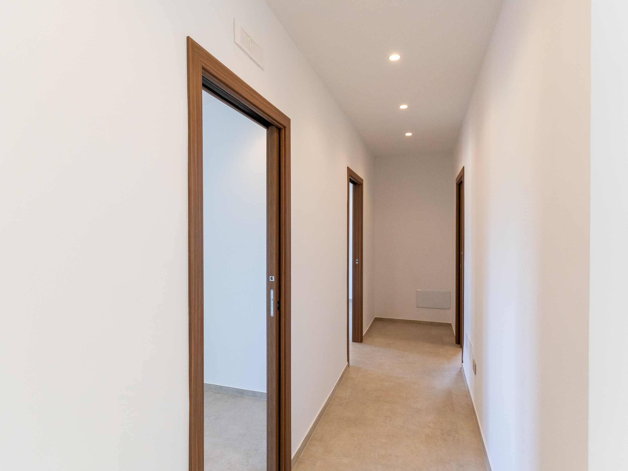 Come Entrare In Una Casa Nuova-Rif.050226