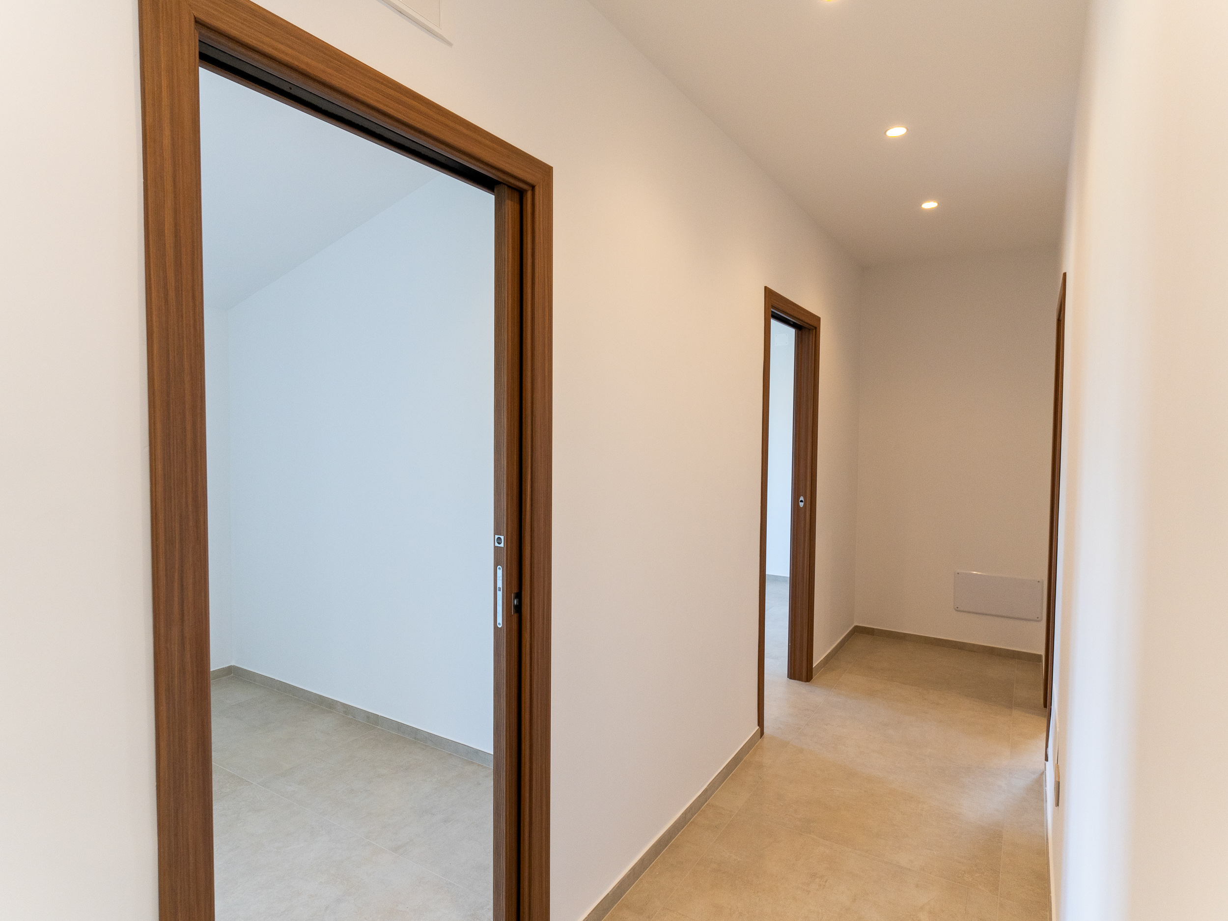 Come Entrare In Una Casa Nuova-Rif.050226