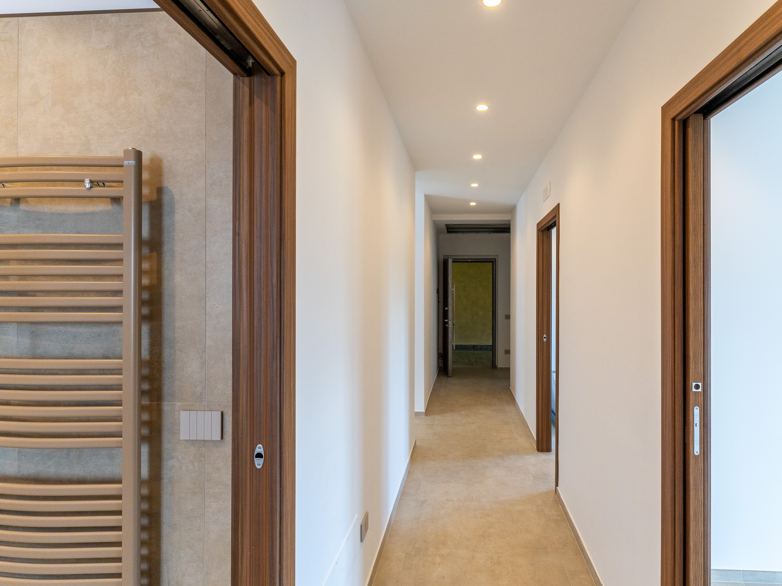 Come Entrare In Una Casa Nuova-Rif.050226