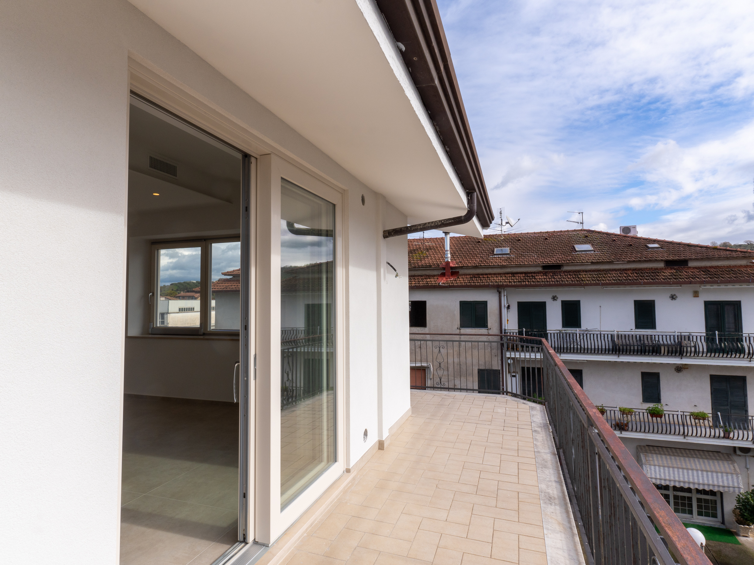 Come Entrare In Una Casa Nuova-Rif.050226