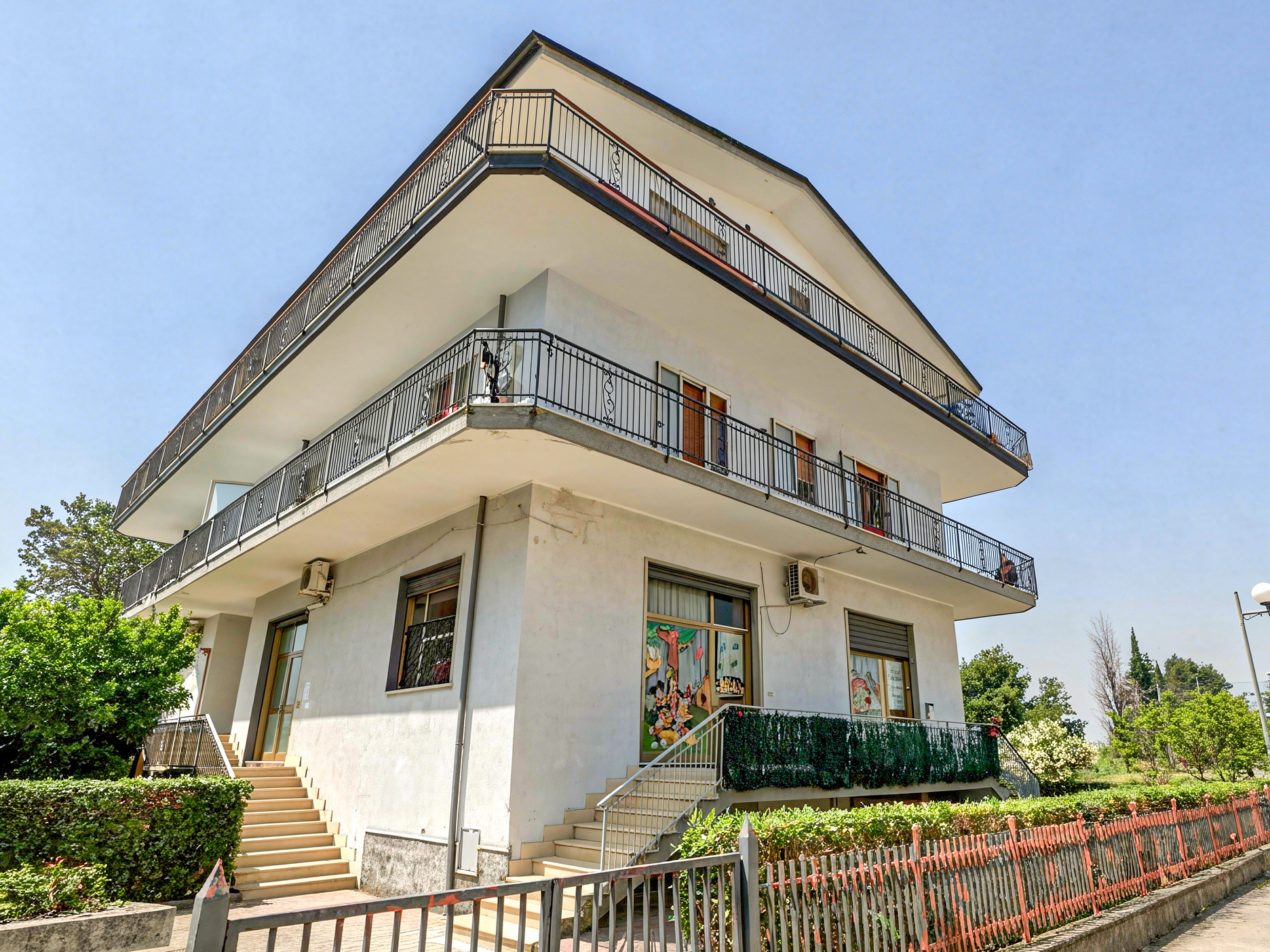 Come Entrare In Una Casa Nuova-Rif.050226