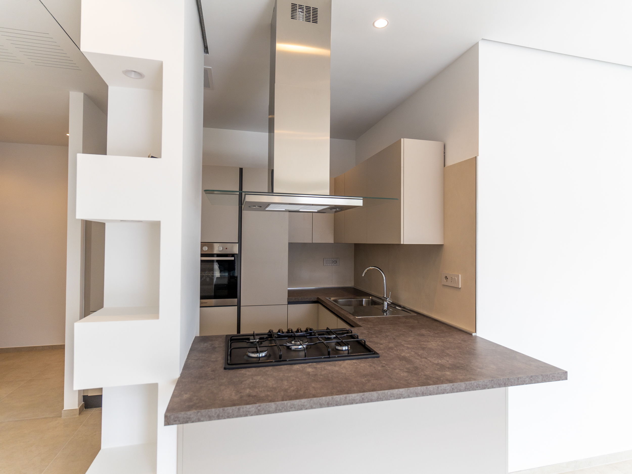 Come Entrare In Una Casa Nuova-Rif.050226