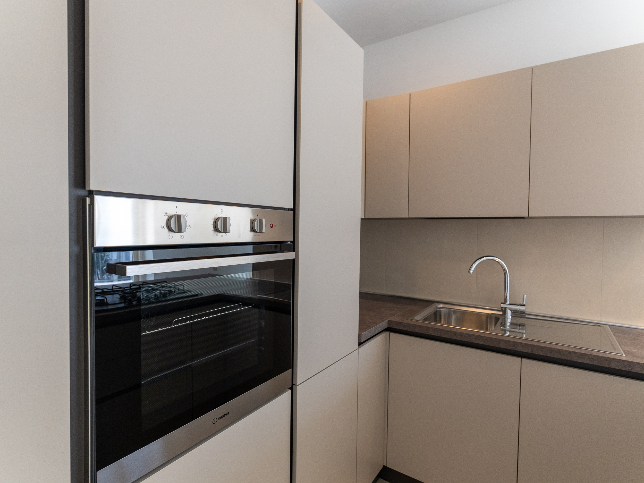 Come Entrare In Una Casa Nuova-Rif.050226