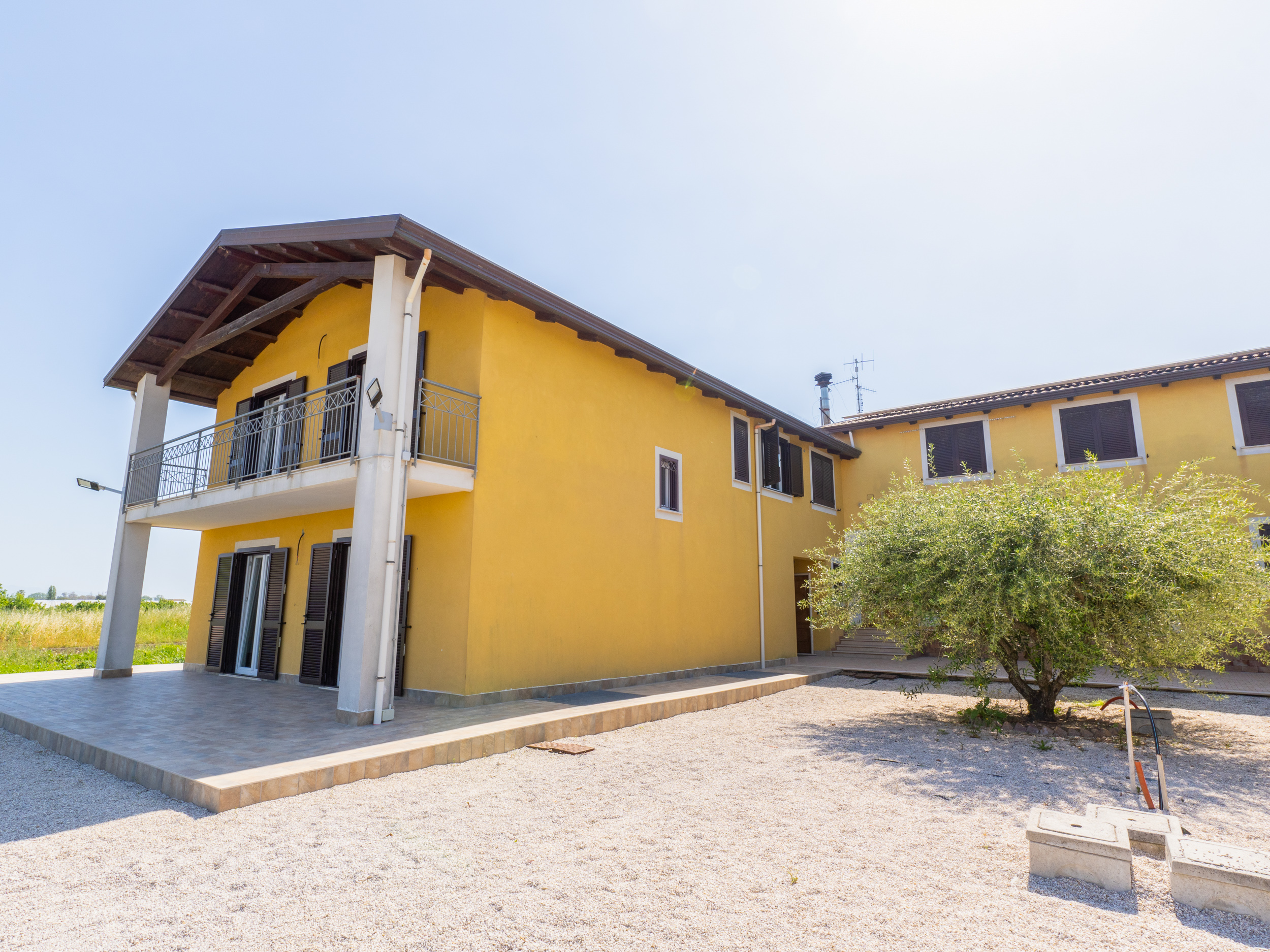 Appartamenti Nuovi ed Arredati-Cod.Rif:210426B