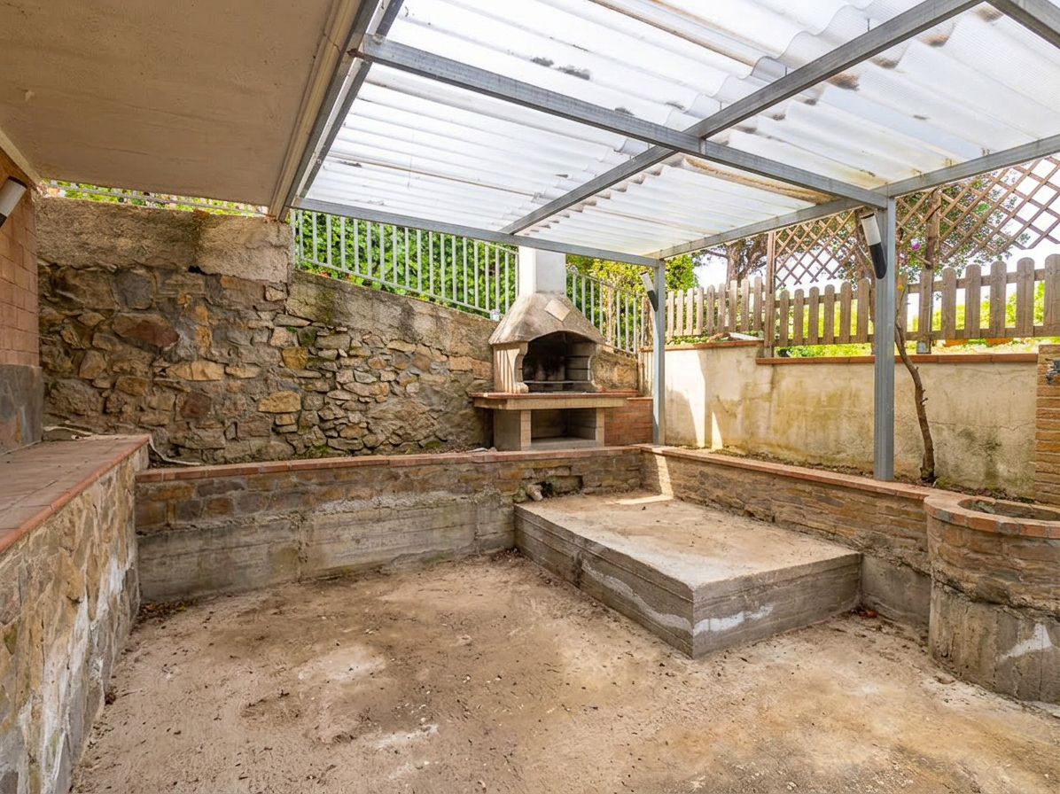 Casa semindipendente con scorcio di mare e giardino Cod.Rif040526