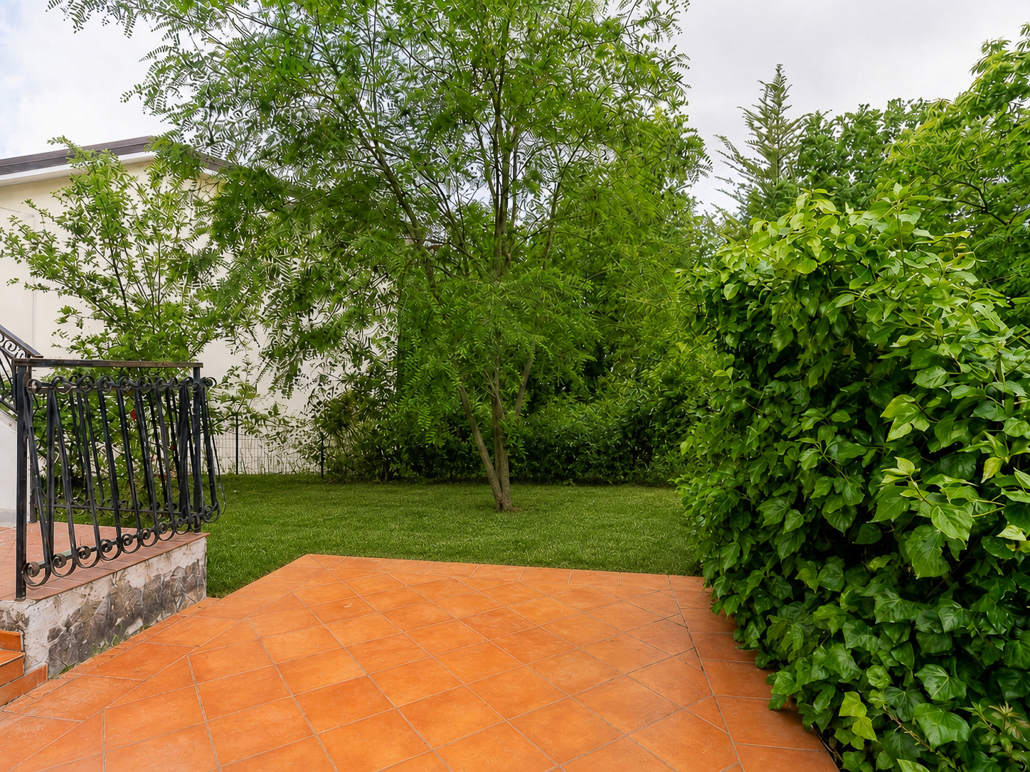 Appartamento indipendente con terrazzo e giardino Cod.Rif.180526